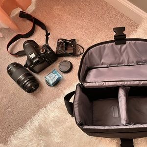 Cannon EOS Rebel T5 model DS126491 Digital Camera, Black, Perfect Condition.